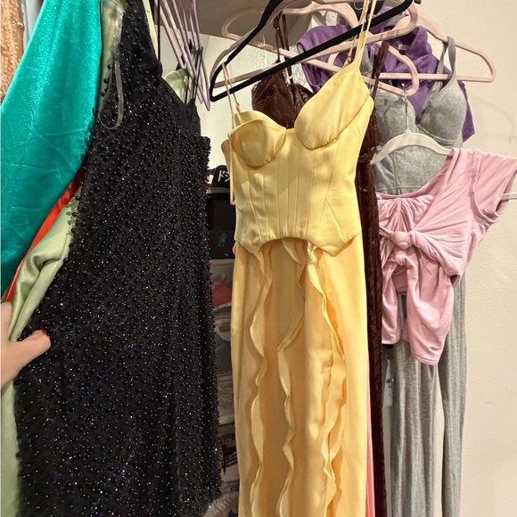 Women’s Clothing Bundle – XS / Small – 34 Pieces - Picture 6 of 14